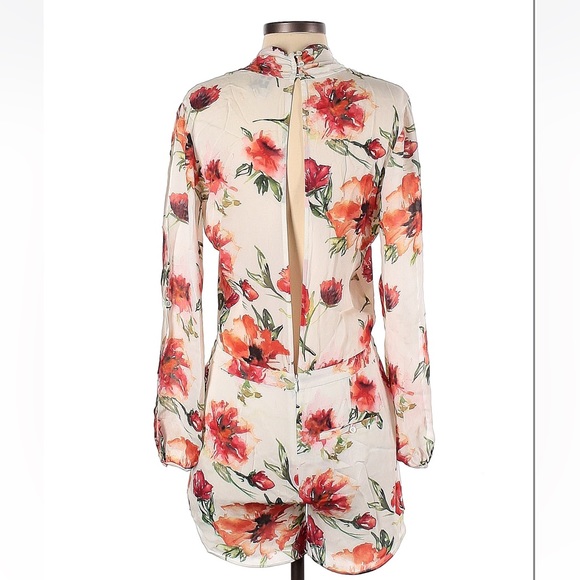 Haute Hippie silk floral romper shorts, long sleeves, v-neck.  Darling!  Size XS - Picture 2 of 16